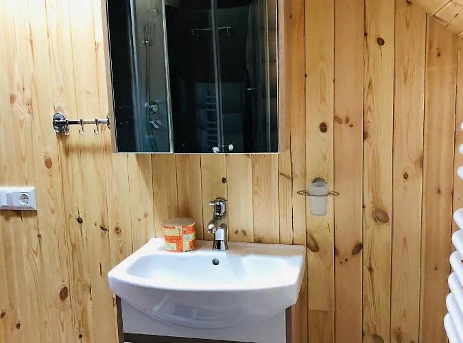 у віти котедж4 * Felsőszinevér