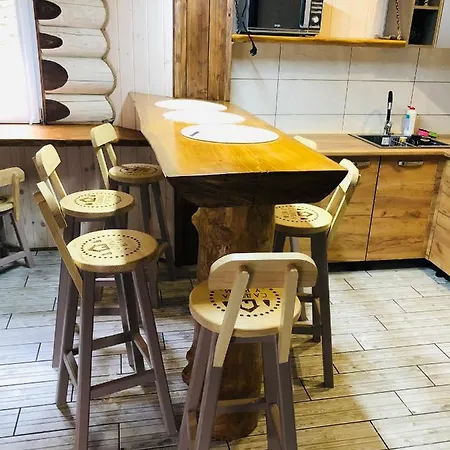 у віти котедж4 Villa Synevyrsʼka Polyana